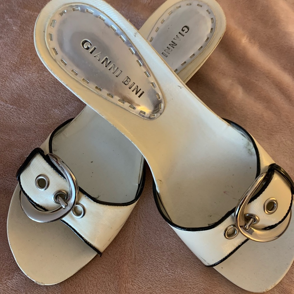 White Gianni Pumps